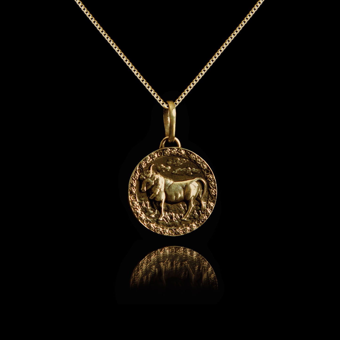 Colar de Prata Taurus Banhado a Ouro
