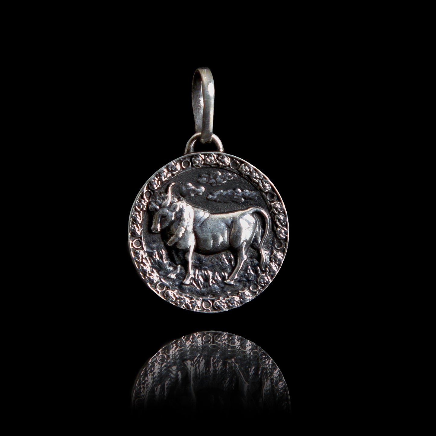 Old Siller Amuleto Prata Taurus