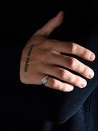 MATERIAL: PRATA OXIDADA | Anel Medal SB Slim Prata Oxidada Modelo em Prata 925