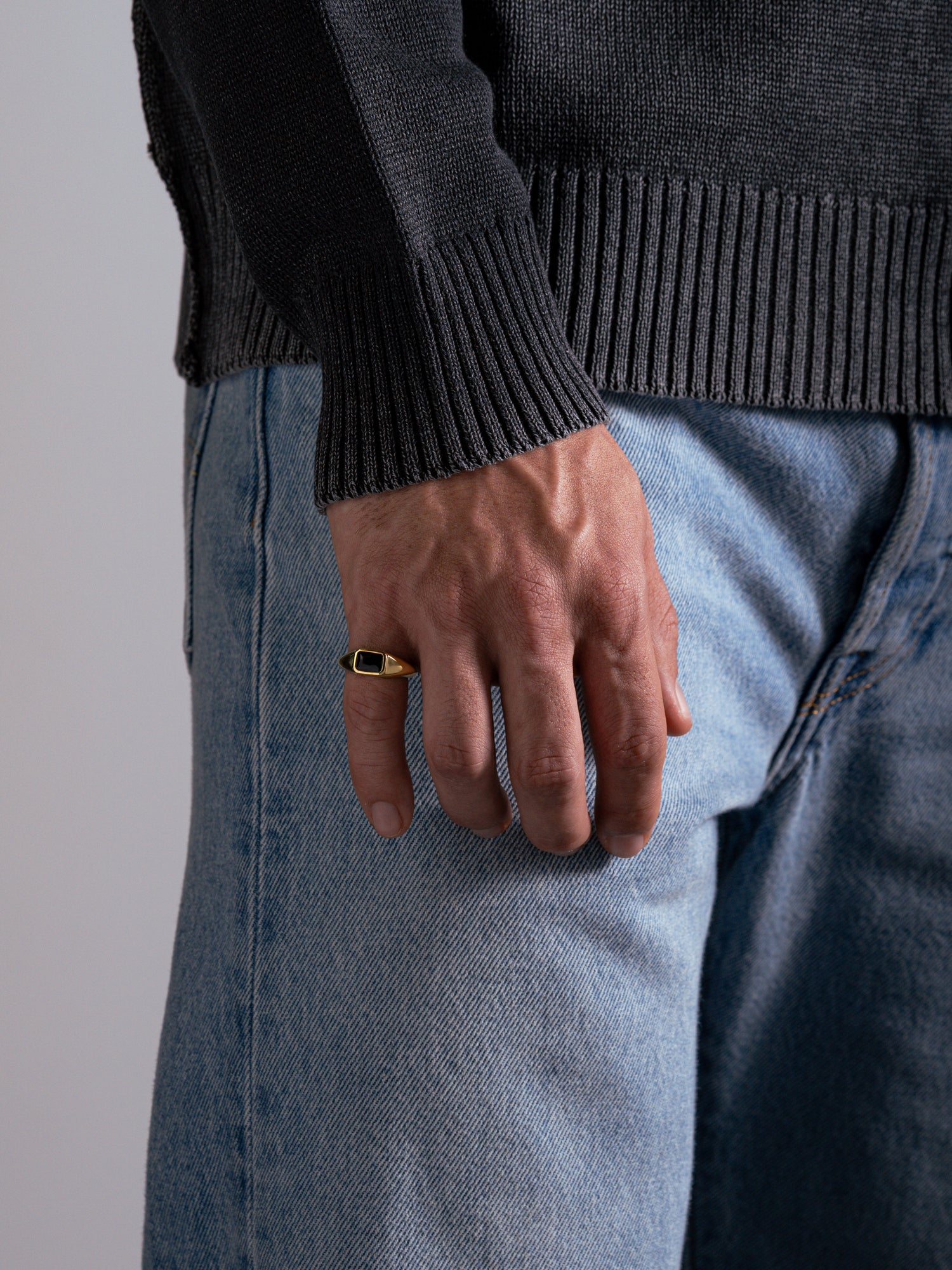 MATERIAL: PRATA BANHADA A OURO | Anel Noir em Prata 925 banhada a Ouro 18k