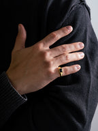 MATERIAL: PRATA BANHADA A OURO | Anel Noir em Prata 925 banhada a Ouro 18k