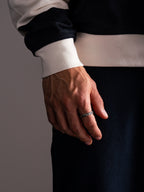 MATERIAL: PRATA OXIDADA | Anel Rome Medium em Prata 925 Oxidada