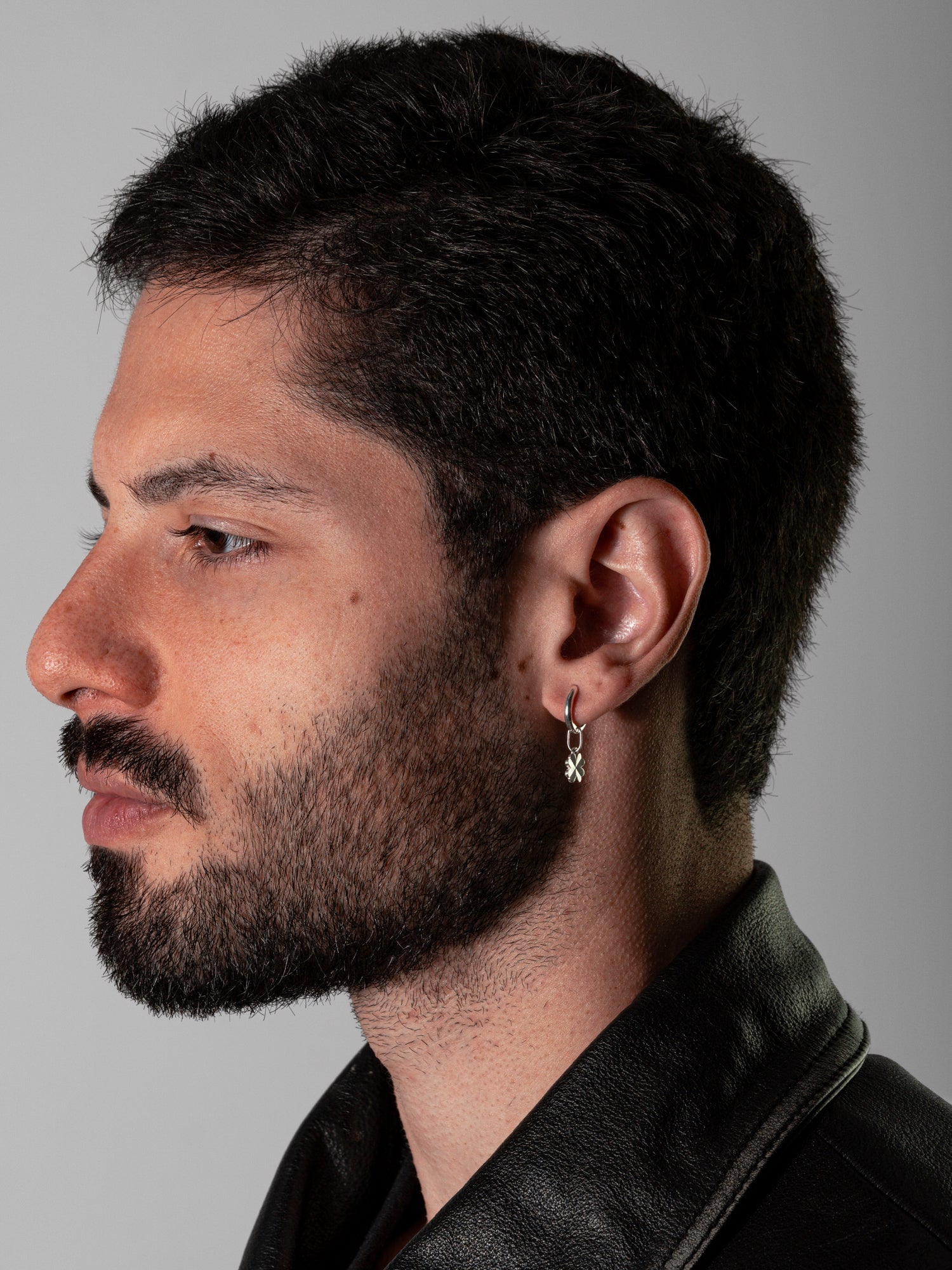 MATERIAL: PRATA | Argola Clover em Prata 925