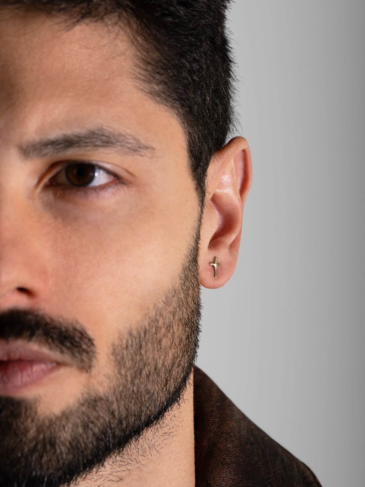 MATERIAL: PRATA BANHADA A OURO | Brinco Cross Mini Ouro