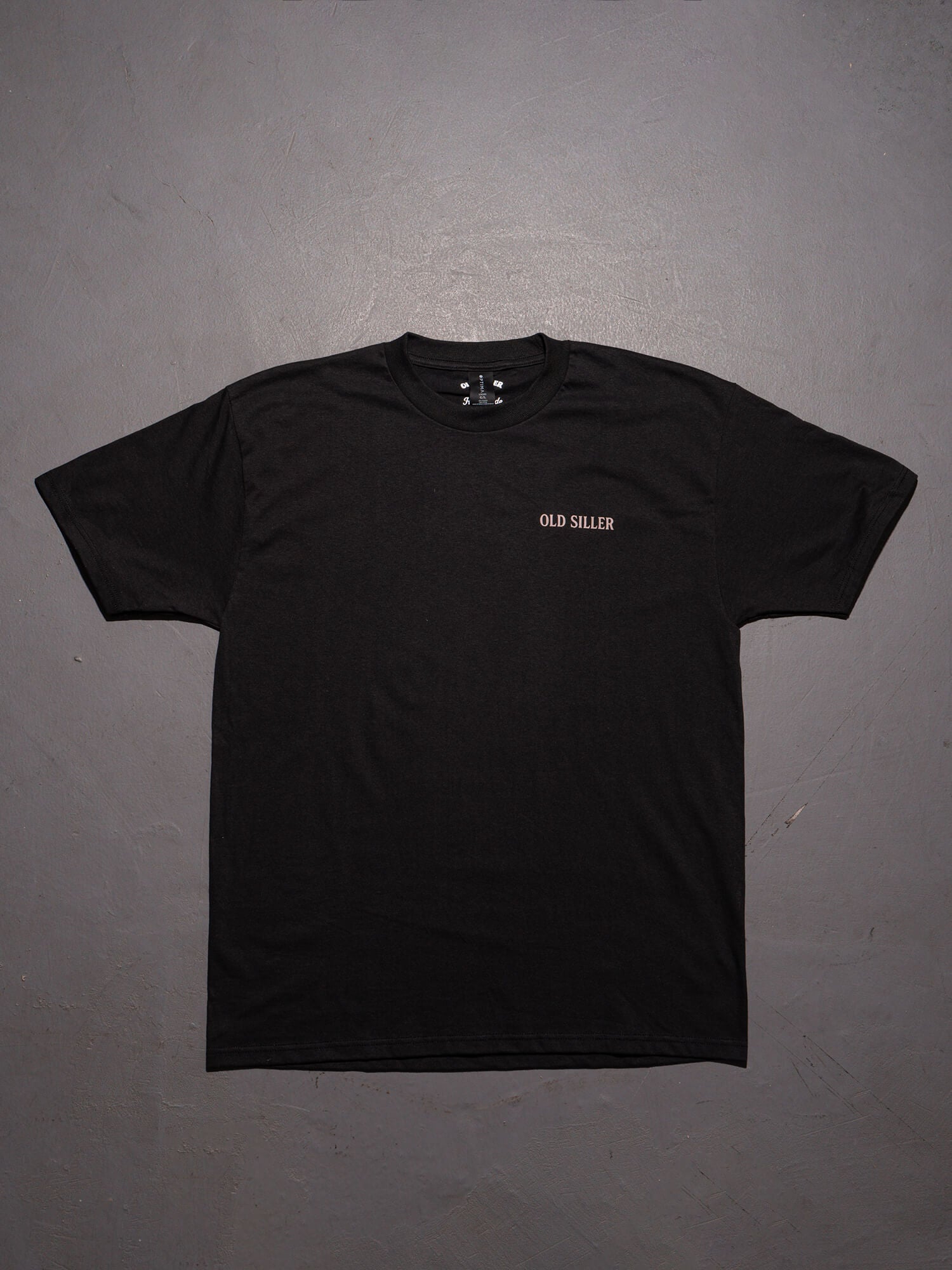 MATERIAL: CINZA ESCURO | Camiseta Lucky Boyz Club frente