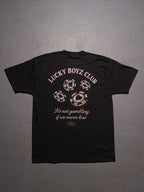 MATERIAL: CINZA ESCURO | Camiseta Lucky Boyz Club frente