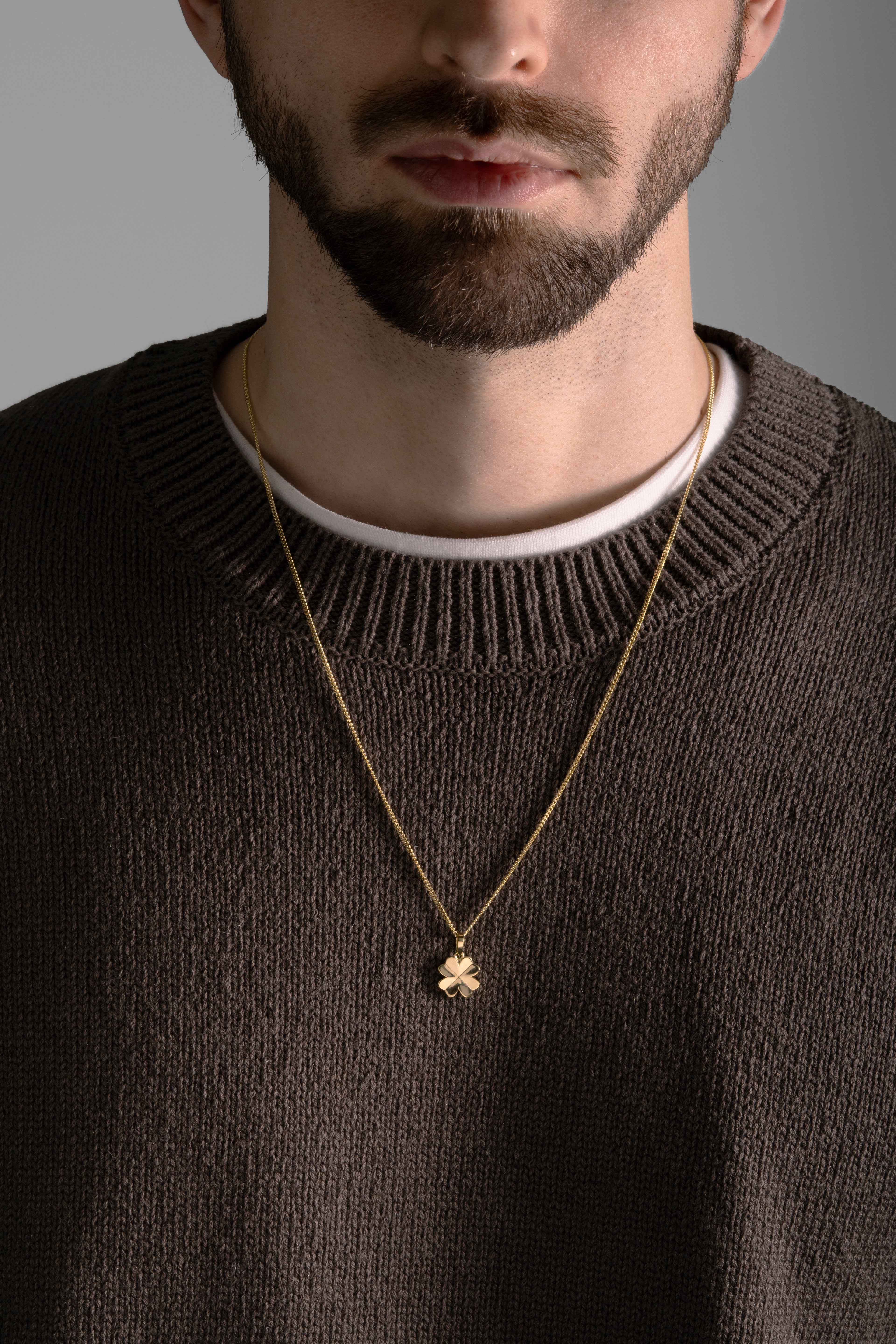 MATERIAL: PRATA BANHADA A OURO | Pingente Clover em Prata 925 banhada a Ouro 18k