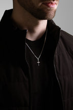 MATERIAL: PRATA 925 |  Colar Cross Small PRATA 925 Modelo em Prata 925