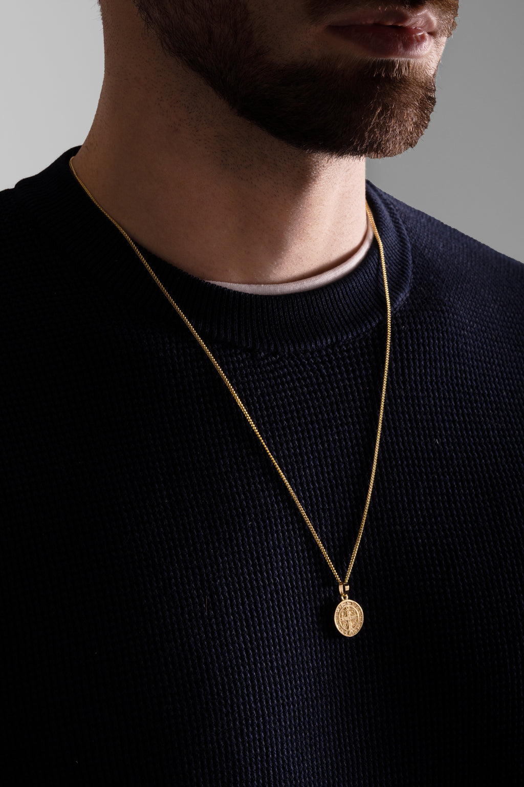 MATERIAL: PRATA BANHADA A OURO |  Colar Medal Sb PRATA BANHADA A OURO Modelo em Prata 925