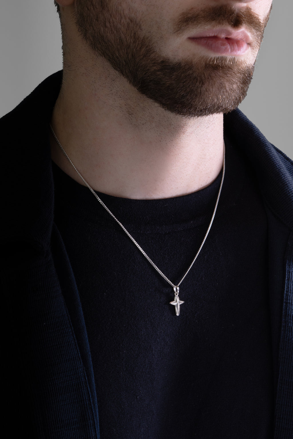 MATERIAL: PRATA 925 |  Colar Star Cross PRATA 925 Modelo em Prata 925