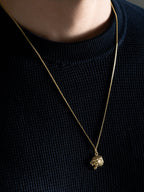 MATERIAL: PRATA BANHADA A OURO | Pingente Savage em Prata 925 banhada a Ouro 18k