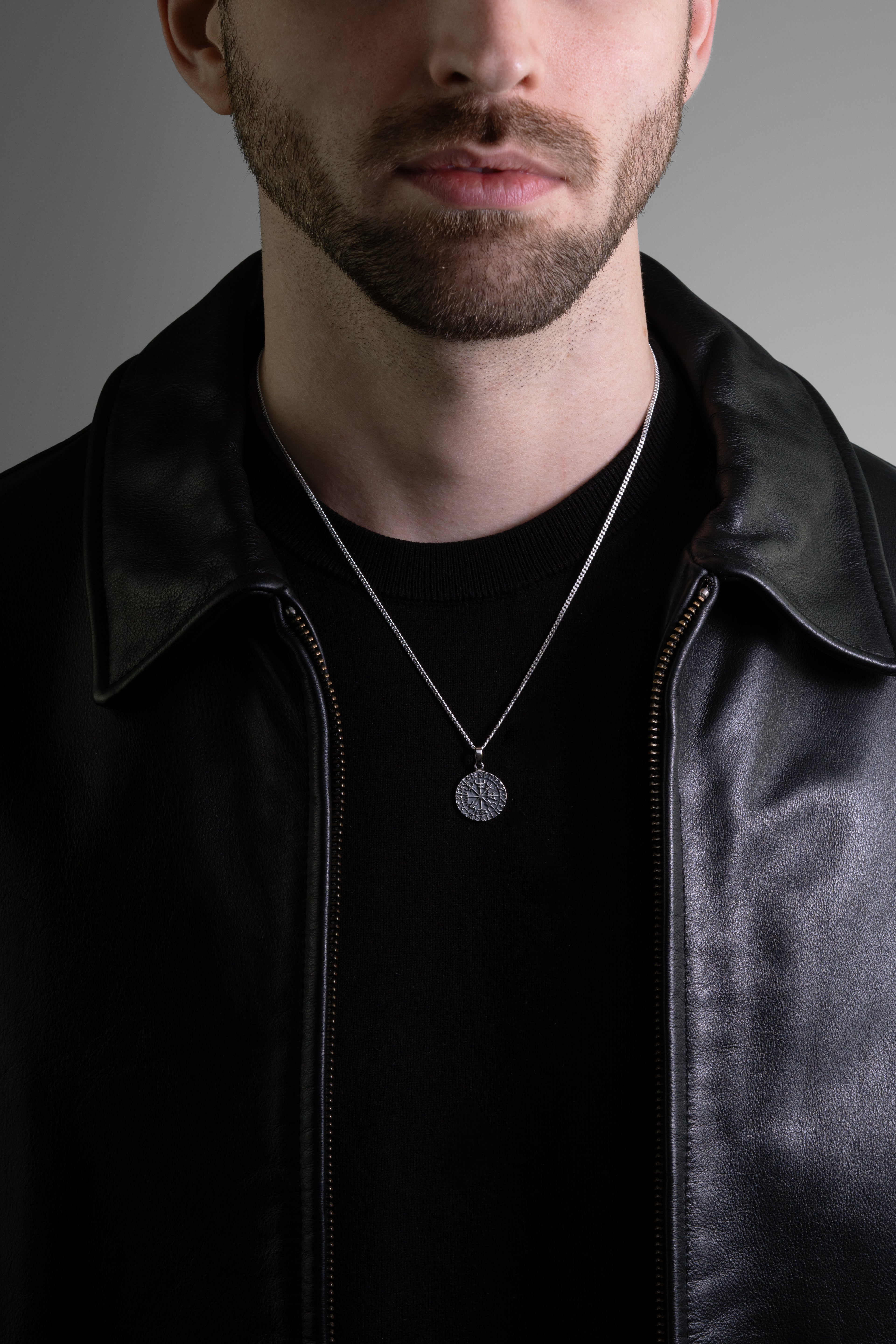 Colar Valhalla — Prata 925 Oxidada