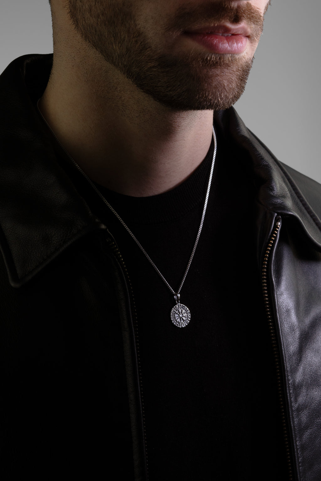 Colar Valhalla — Prata 925 Oxidada