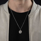 MATERIAL: PRATA E OURO| Pingente Conquer em Prata 925 e Ouro 18K