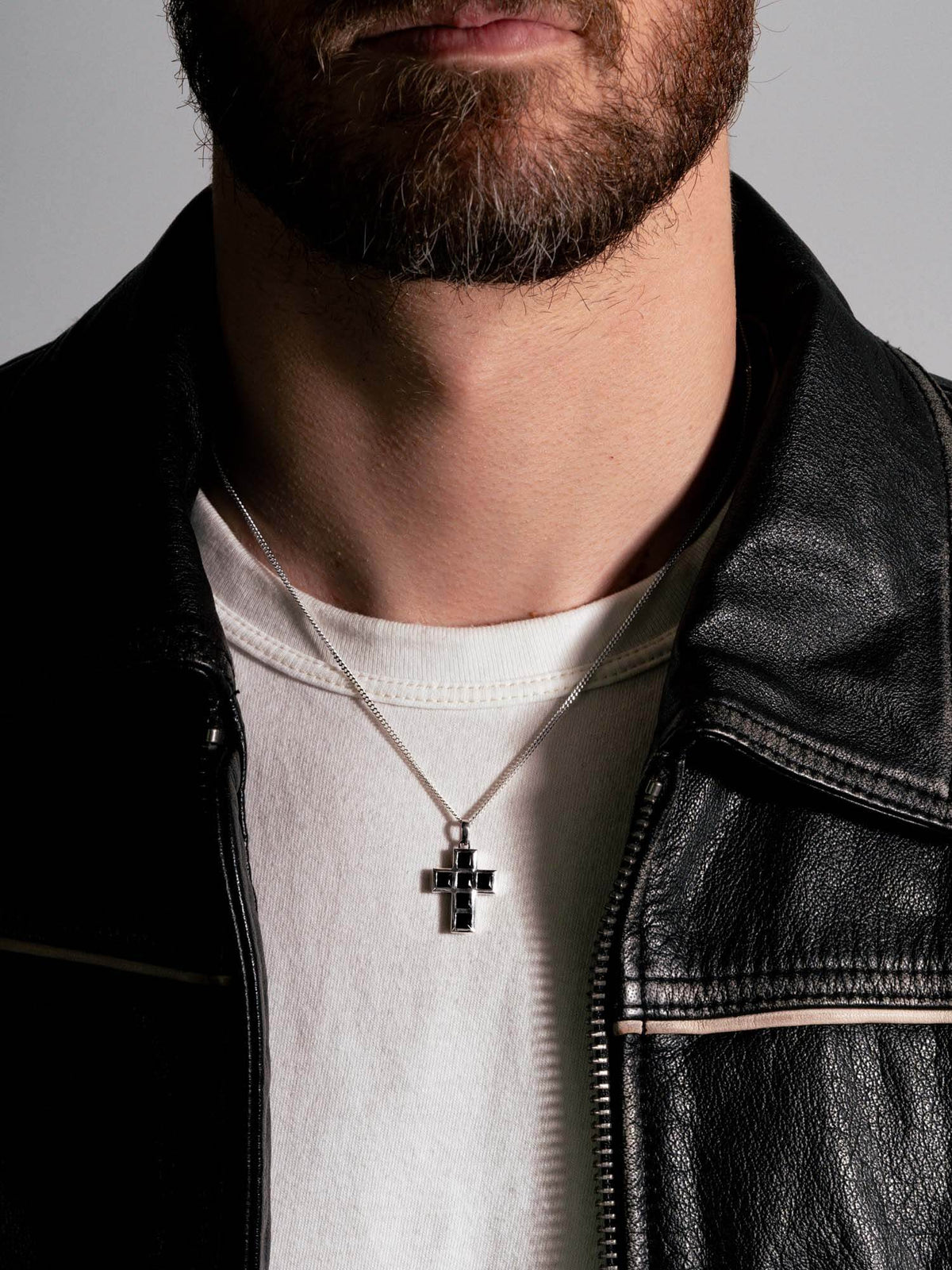 Colar Stone Cross — Prata 925 e Ônix