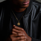 MATERIAL: PRATA BANHADA A OURO | Pingente Aquarius em Prata 925 banhada a Ouro 18k