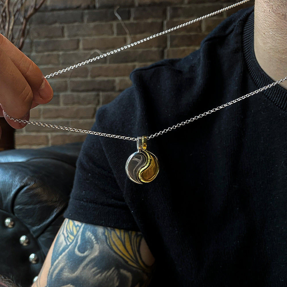 MATERIAL: PRATA E OURO | Colar Dark-Light em Prata 925 e Ouro 18K