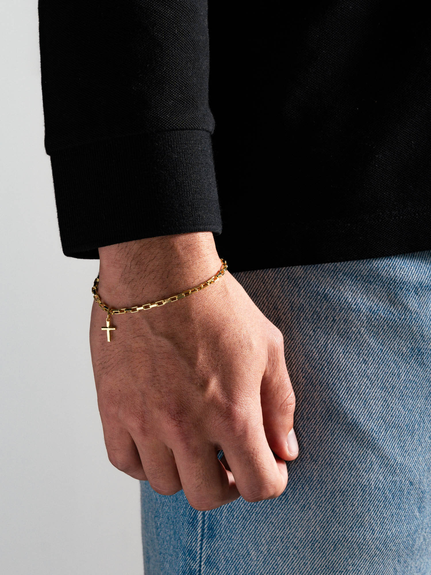 MATERIAL: PRATA BANHADA A OURO | Pulseira Classic Cross em Prata 925 banhada a Ouro 18k