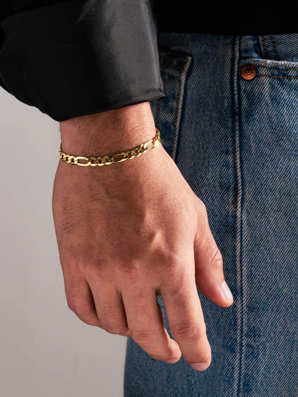 MATERIAL: PRATA BANHADA A OURO | Pulseira Figaro Medium em Prata 925 banhada a Ouro 18k