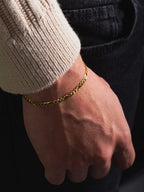MATERIAL: PRATA BANHADA A OURO | Pulseira Figaro Slim em Prata 925 banhada a Ouro 18k