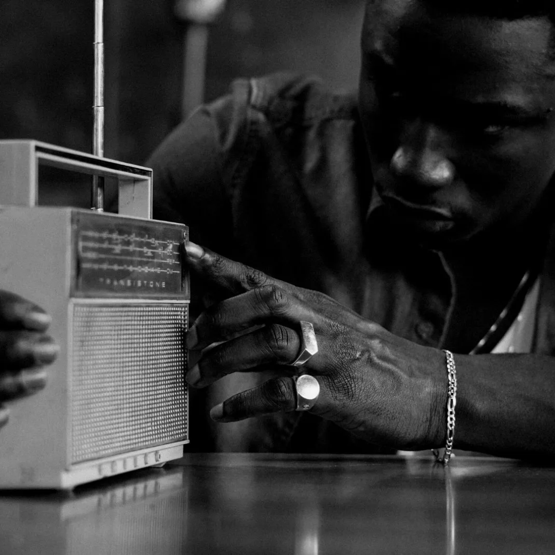 MATERIAL: PRATA | Pulseira Figaro Medium em Prata 925