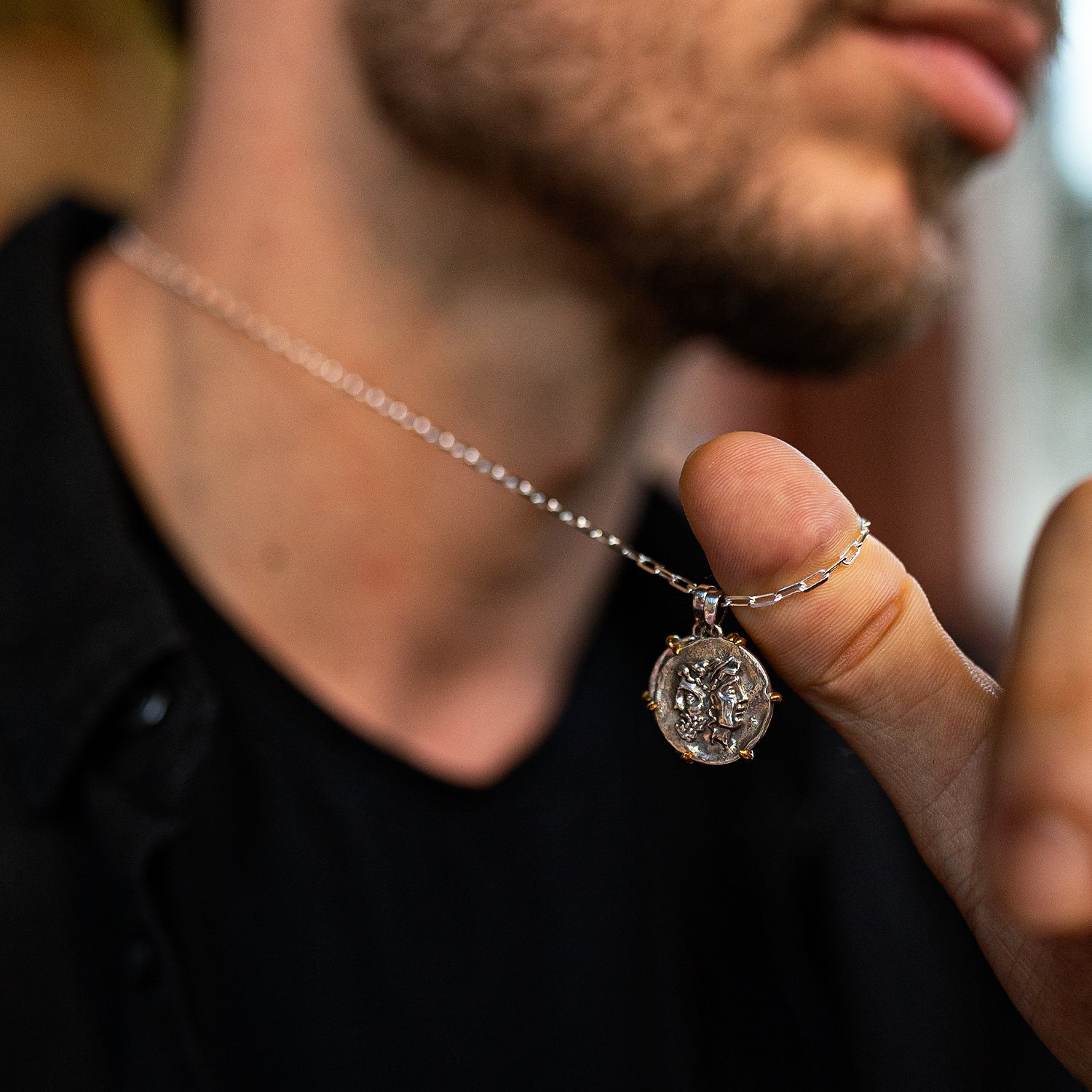MATERIAL: PRATA E OURO | Pingente Faces em Prata 925 e Ouro 18K