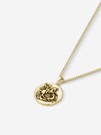Colar St. George em Prata 925 com banho de Ouro 18k, corrente grumet, vista em perspectiva