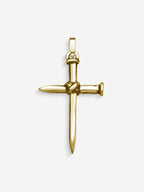 Pingente Nail Cross em Prata 925 com banho de Ouro 18k, vista frontal, detalhe